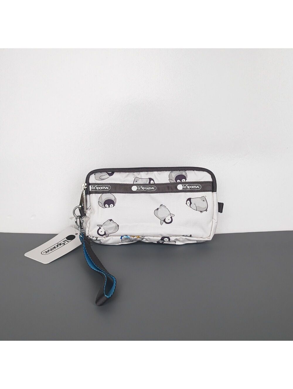 LeSportsac x Petite Penguins White 3-Zip Wristlet Wallet Cosmetic Pouch NWT